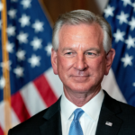 Tommy Tuberville e i suprematisti bianchi: sorrisi di Trump, condanne di Biden Tommy Tuberville