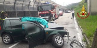 Valdagno, con l’automobile contro il muro: muore 57enne automobile incidente valdagno