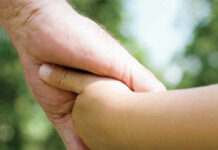 Bimbo allontanato dalla madre, la denuncia di Donna Chiama Donna e Movimentiamoci Vicenza: “Minori sempre vittime del sistema” bambini scompoarsi bambino allontanato