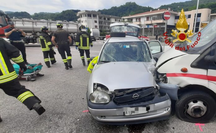 incidente stradale chiampo 3 feriti