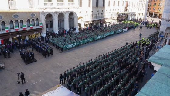 Sfilata Alpini (Foto d'archivio)