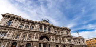 Salario minimo legale, l’iniziativa di Unione Popolare davanti alla sede della Corte di Cassazione salario minimo legale