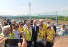 Bretella Tangenziale di Vicenza, il Comitato Albera rilancia: “Manca il collaudo da oltre due anni, rischio chiusura strada” Zaia col comitato Bretella dell'Albera tangenziale vicenza