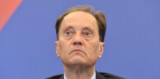 Figli di coppie gay, Ciriani a Rtl 102.5: “Procura di Padova ha agito bene. In Italia il matrimonio è soltanto quello tra uomo e donna” Luca Ciriani figli di coppie gay