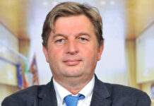 Finanziamento UE Ucraina, Valdegamberi (Lega) critico: “Rischio per i conti italiani e veneti, prima la nostra sanità” fine vita dazi usa ucraina prestito