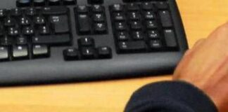 Usa, genitori di un 16enne fanno causa a OpenAi: “ChatGpt lo ha incoraggiato a suicidarsi”