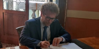 Nomadi, il sindaco Giacomo Possamai rinnova il divieto di sosta per una ventina di famiglie: “No campeggio libero” consiglio comunale