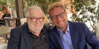 Cinema sotto le stelle, saluto tra il sindaco Possamai e il regista Pupi Avati Il sindaco Possamai e il regista Pupi Avati