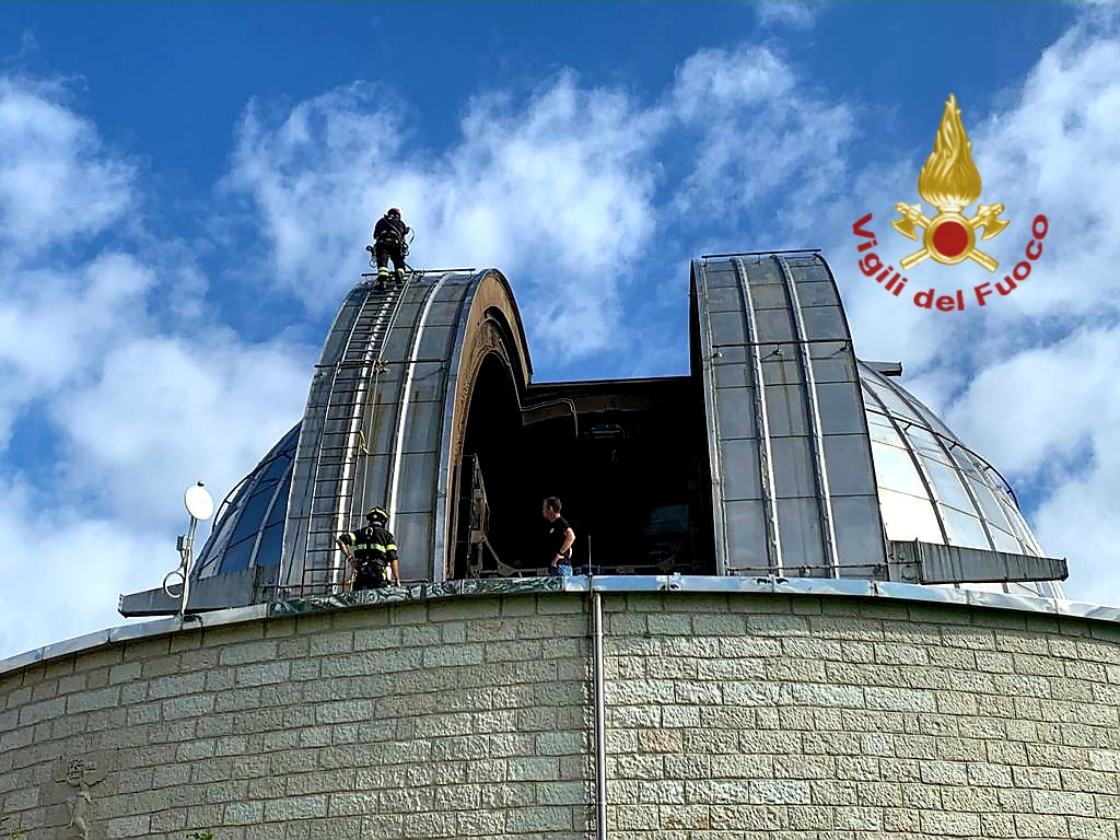 Asiago: Vigili del fuoco intervengono per scale Osservatorio danneggiate dal vento
