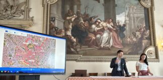 Corsie ciclabili, assessore Spiller: “Al via i lavori per realizzare più di sei chilometri con 340 mila euro” Corsie ciclabili, assessore alla mobilità Cristiano Spiller e architetto Francesca Nicole Grendele