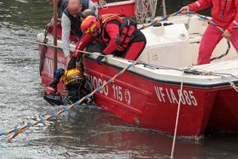 Peschereccio ribaltato ad Anzio, ritrovato corpo del pescatore disperso