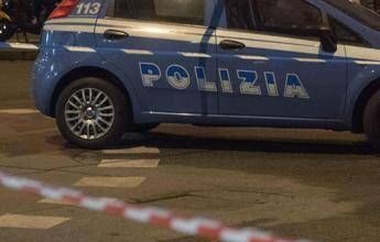 Roma, pestato e ridotto in fin di vita alla stazione Termini: in 4 portati in commissariato dalla polizia