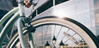 Tumori: oncologo, ‘bici tra strumenti prevenzione, meno smog più movimento’