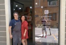 Contrà Barche, dall’arte tessile vicentina a quella borbonica dei tessuti e delle scarpe di Luigi Caprio e… signora Luigi Caprio e moglie in Contrà Barche