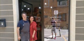 Contrà Barche, dall’arte tessile vicentina a quella borbonica dei tessuti e delle scarpe di Luigi Caprio e… signora Luigi Caprio e moglie in Contrà Barche