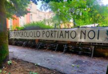 Pastasciutta antifascista a Vicenza, provocazione del MIS: “noi portiamo l’olio” Lo striscione del MIS fuori da Porto Burci contro la pastasciutta antifascista