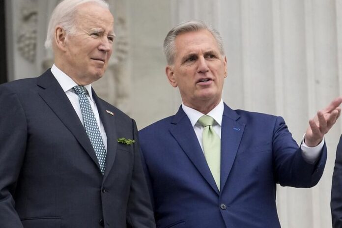 Biden e McCarthy