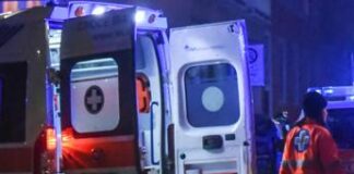 Furgone sbanda e investe camioncino, un morto nel milanese