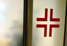 Napoli, scambiò gravidanza per un mal di schiena e la donna morì: medico condannato a due anni