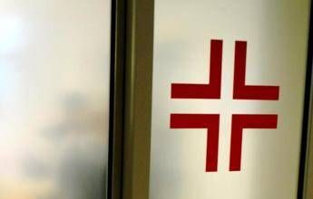 Napoli, scambiò gravidanza per un mal di schiena e la donna morì: medico condannato a due anni