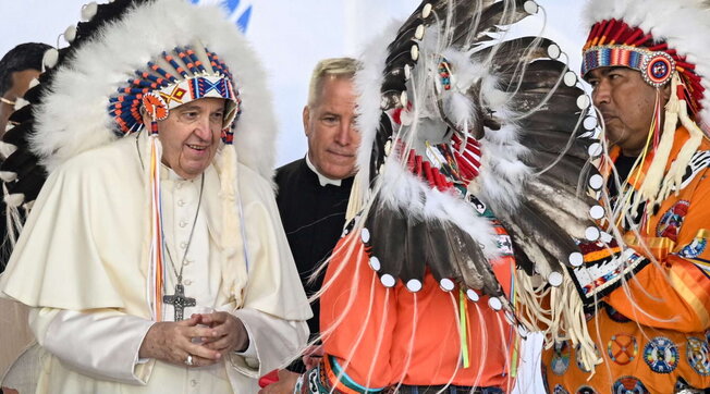 Papa Bergoglio "penitente" in Canada