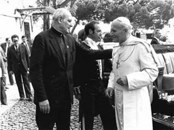 Papa Wojtyła con monsignor Marcinkus (IOR)