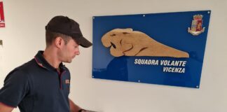 Di notte in piazza Bologna a Vicenza armato di ascia e con carte di credito rubate, Polizia di Stato arresta pluripregiudicato nigeriano Polizia di Stato con ascia sequestrata e carte di credito rubate a pregiudicato