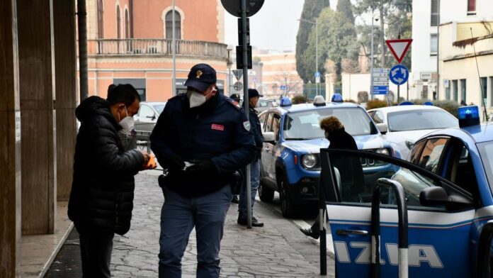 Polizia di Stato di Vicenza controlla uno straniero