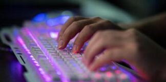 Russia: “Noi dietro cyberattacchi in Ue? Agli Usa piace accusarci di tutti i peccati mortali”