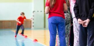 Scarlattina, i pediatri: “Casi più cattivi, occhio a campi estivi”