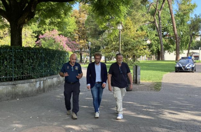 Sindaco Giacomo Possamai con comandante della Polizia Locale Massimo Parolin e un suo funzionario in sopralluogo a Campo Marzo