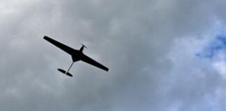 Ucraina, Kiev: “Abbattuto elicottero Russia con drone navale, attacco storico” – Video