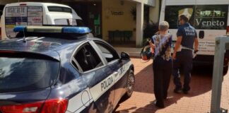 Turista tedesca in visita a Vicenza perde il bus: soccorsa dalla Polizia locale