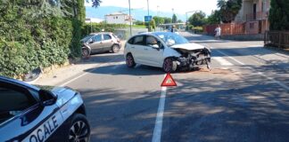 Sinistro stradale con cinque feriti a Thiene, polizia locale Nordest Vicentino: senso unico alternato per circa due ore