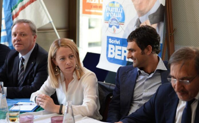 Alberto Filippi tra Berlato, Meloni e La Russa (foto del 14 maggio 2014)