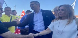 Elena Donazzan vada in carcere… ad ascoltare i detenuti! Spesso la parte degenerata della società non è dentro, è fuori ena Donazzan con Enoch Soranzo all'esterno del carcere di Padova (foto Padova Today)