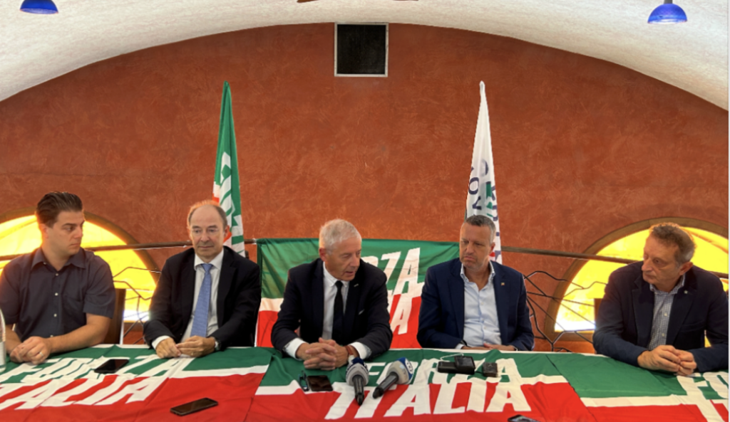 Forza Italia, presentazione a Camisano: da sx Paganotto, Zanettin, Marangon, Tosi e Malesan