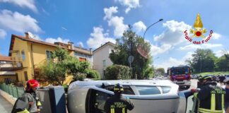Auto rovesciata ad Arzignano, conducente ferita e traffico deviato
