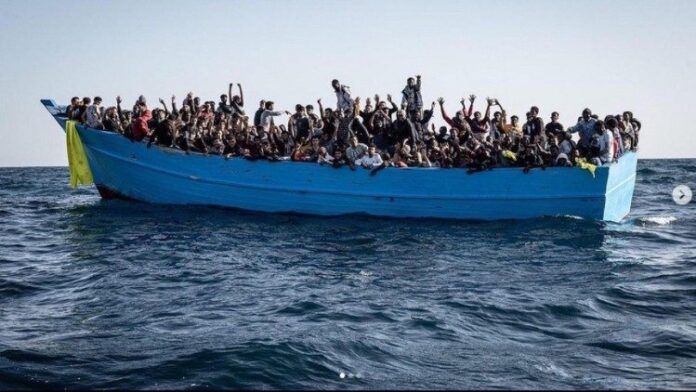 Migranti in arrivo a Lampedusa