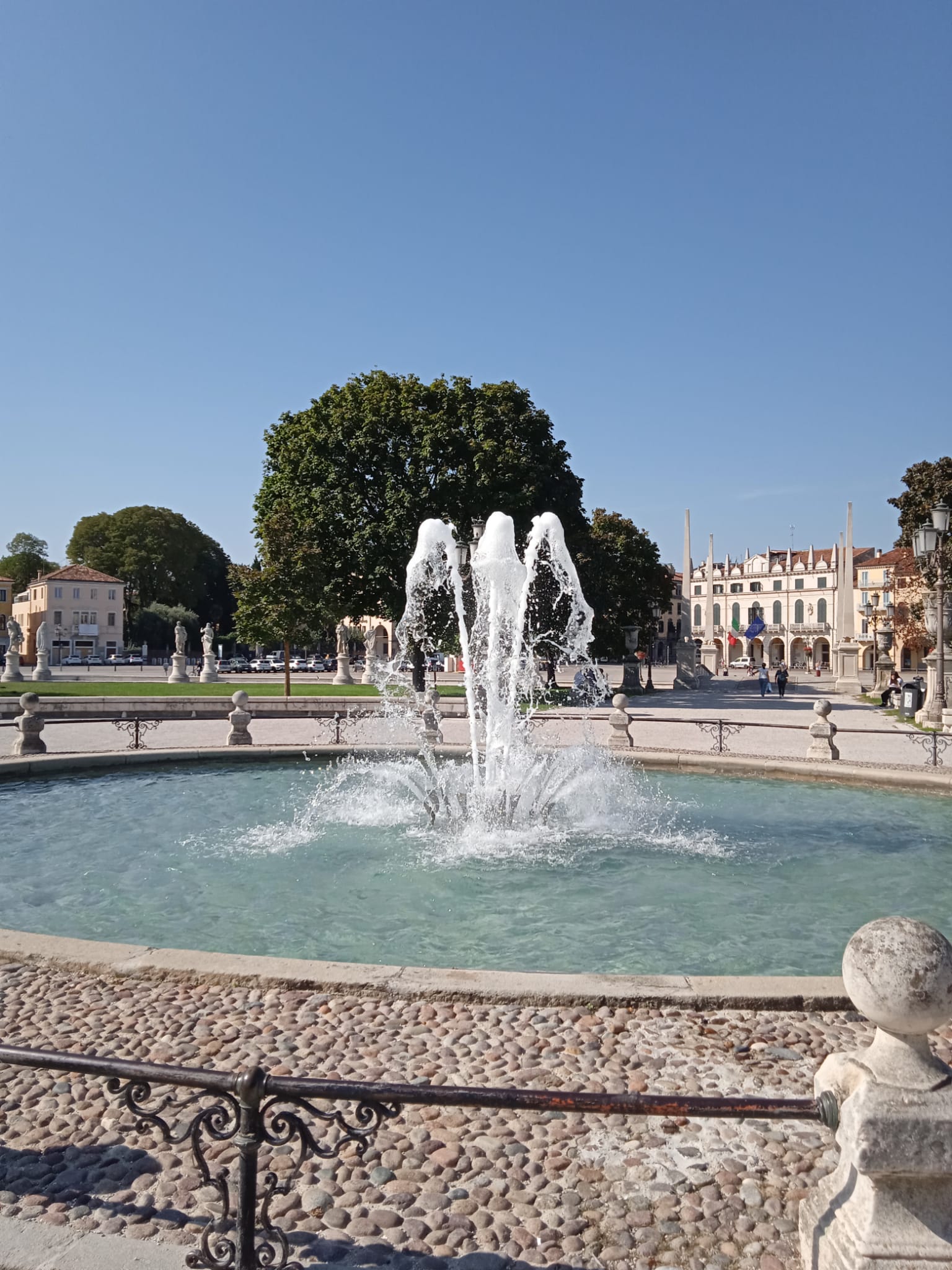 fontana prato valle