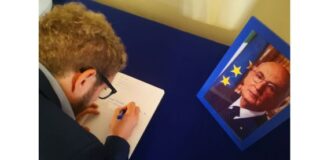 Scomparsa del presidente Napolitano, il sindaco di Vicenza Giacomo Possamai firma il registro delle condoglianze