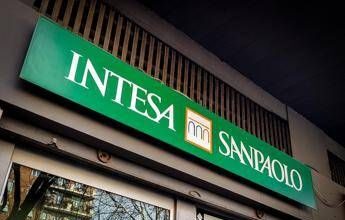 Intesa Sanpaolo, utili a 9,3 miliardi di euro: l’obiettivo è 10 miliardi per il 2026