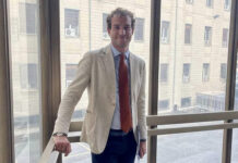Ex tribunale Santa Corona: da possibile biblioteca a fumeria di crack? Jacopo Maltauro della Lega polemizza col sindaco Possamai Jacopo Maltauro durante l'ispezione dell'ex Tribunale di Santa Corona da parte della commissione Cultura del Comune di Vicenza