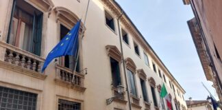 Tragedia di Mestre: bandiera a mezz’asta a Palazzo Nievo, sede della Provincia di Vicenza tragedia di mestre