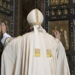 Padre Gino Alberto Faccioli e la grande “sinfonia” della preghiera in vista del Giubileo del 2025 e dell’anno giubilare mariano del 2026 a Vicenza Papa Francesco apre la Porta Santa (Giubileo straordinario del 2015)