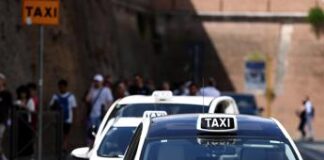Roma, corrispondente Reuters: “Ho atteso 50 minuti taxi e niente, Capitale non merita turisti”