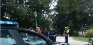 Campo Marzo e Giardino Salvi, intervento del Nos Polizia locale: 17 persone identificate durante un’operazione antispaccio Giardino Salvi, intervento del Nos Polizia locale