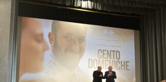 “Cento domeniche” di Antonio Albanese: un uomo rovinato dalle banche fallite. Film stupendo, evento “macchiato” da inchini di Possamai e Ugone Cento domeniche di Antonio Albanese, l'artista a Vicenza con Gian Antonio Stella