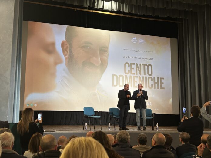 Cento domeniche di Antonio Albanese, l'artista a Vicenza con Gian Antonio Stella