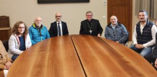 Il Vescovo di Vicenza Giuliano Brugnotto incontra alcuni risparmiatori di “Noi che credevamo” ed esprime vicinanza e solidarietà Vescovo 4 novembre 2023 Associazione Noi che credevamo (1)